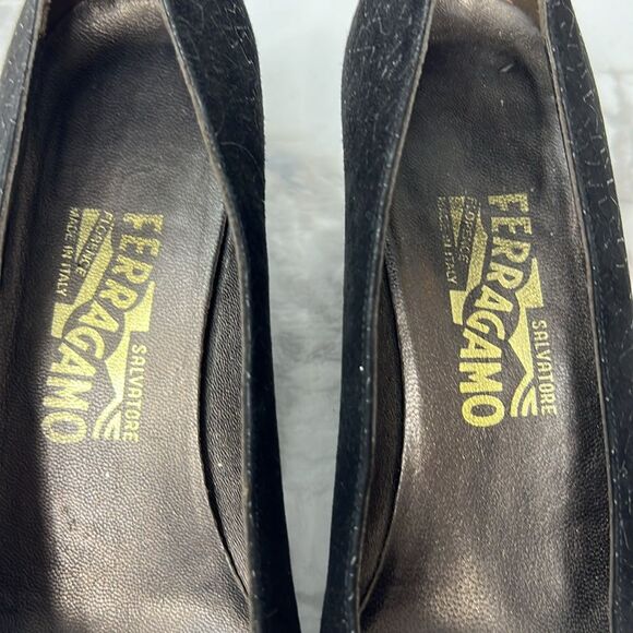 Vintage Salvatore Ferragamo Black Suede Block Heels with Squiggly Design Size 10 - Picture 3 of 11